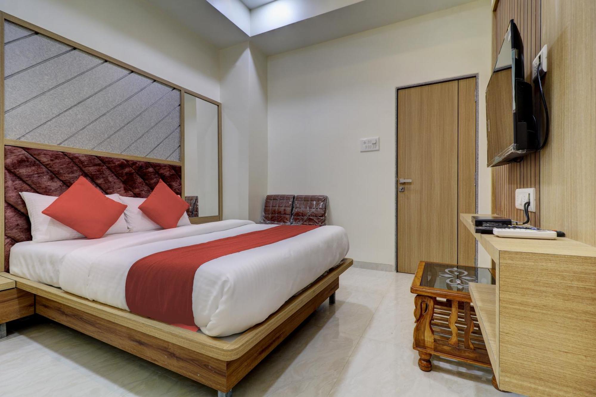 Victory Inn Turambhe Ngoại thất bức ảnh