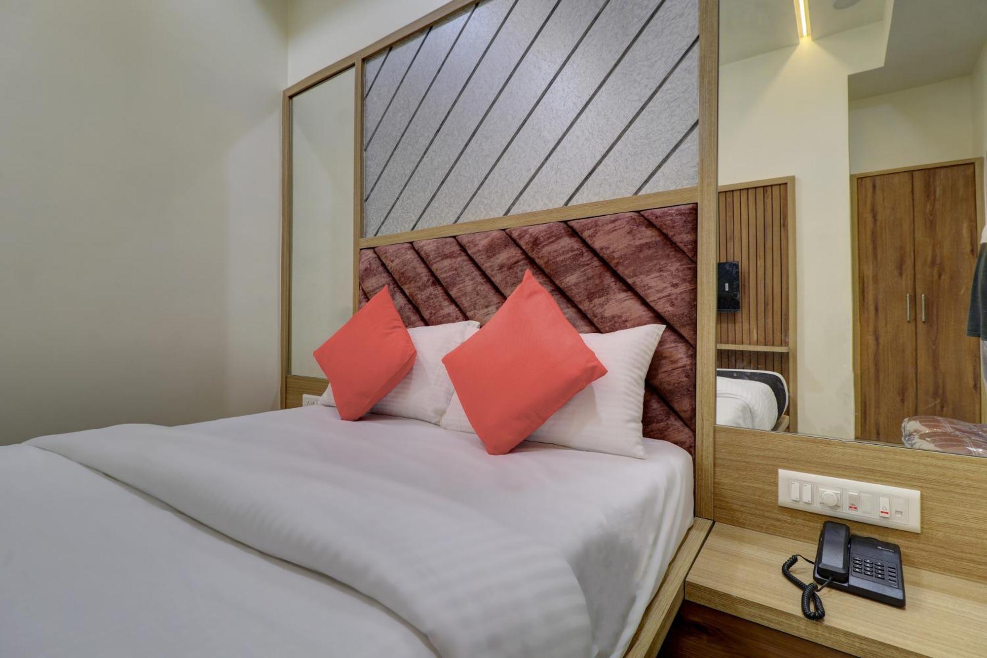 Victory Inn Turambhe Ngoại thất bức ảnh