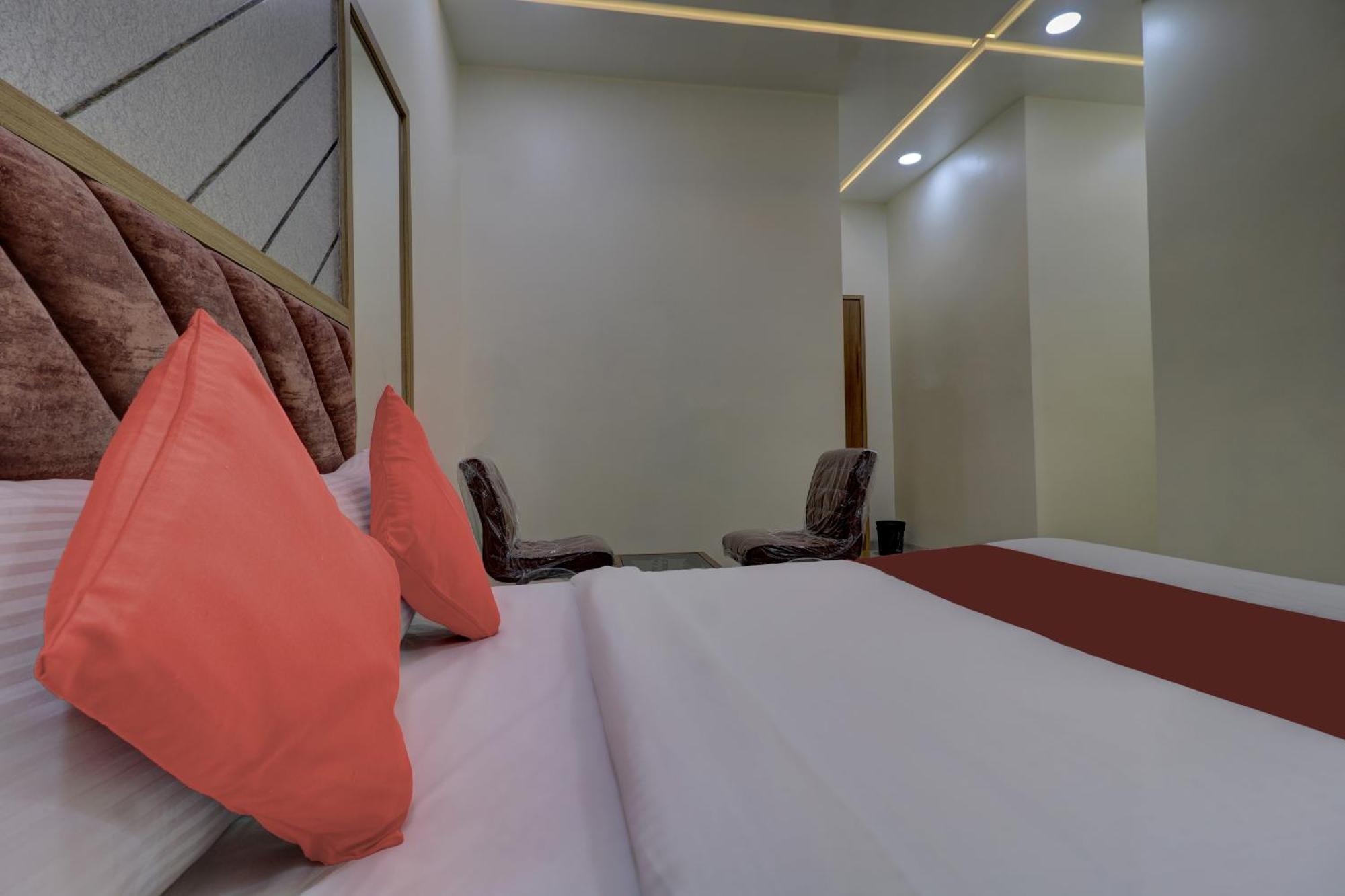 Victory Inn Turambhe Ngoại thất bức ảnh